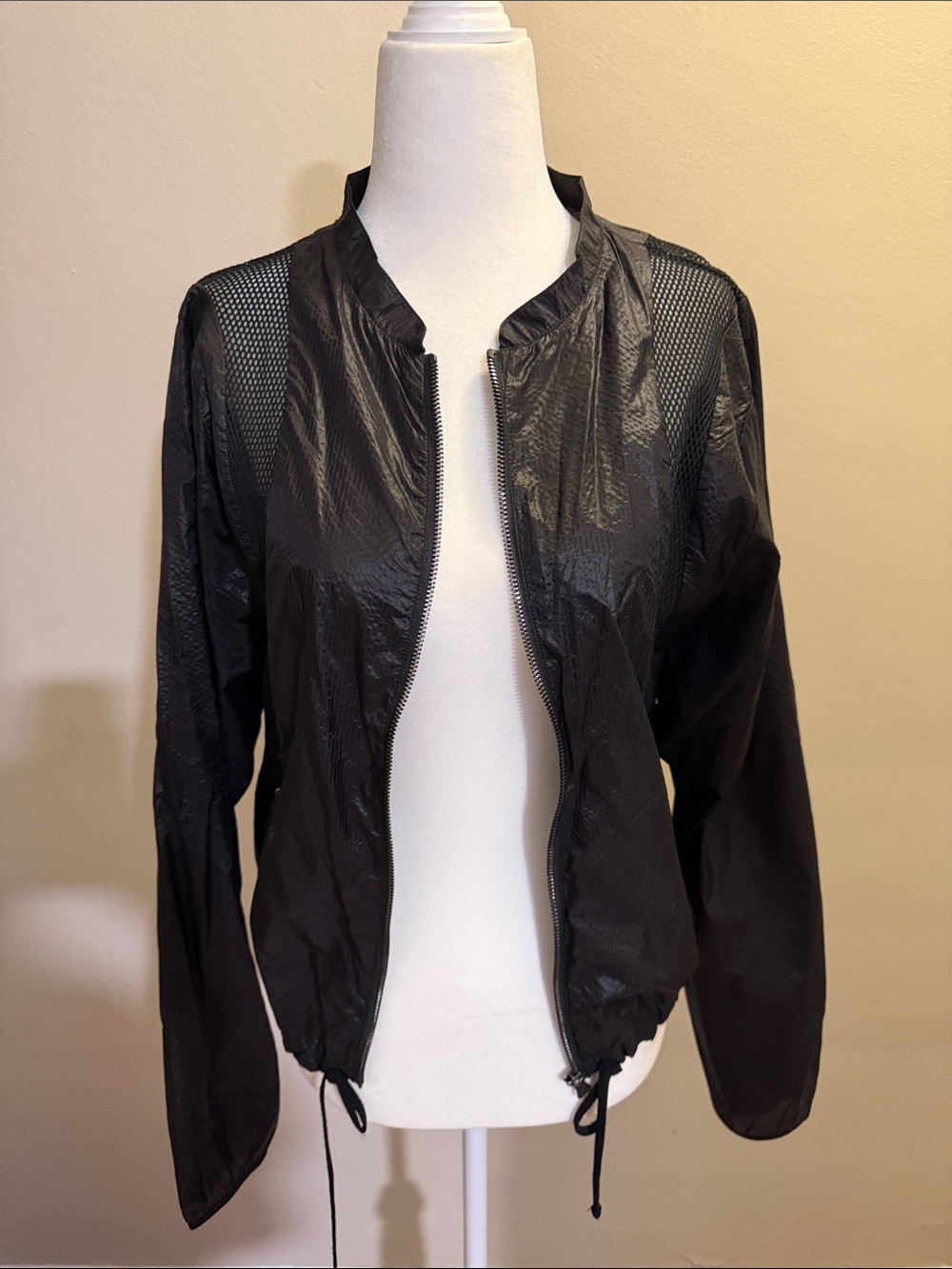 ALO Yoga mesh Lightweight Black Women’s Zip-Front Jacket